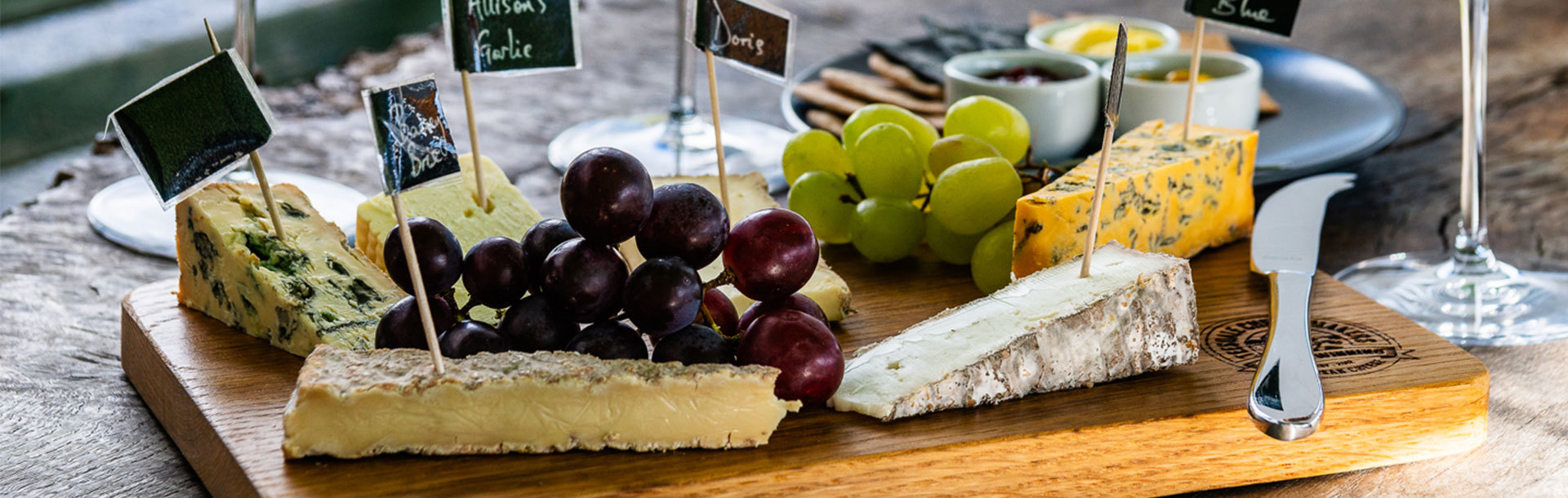 plate-of-cheeses